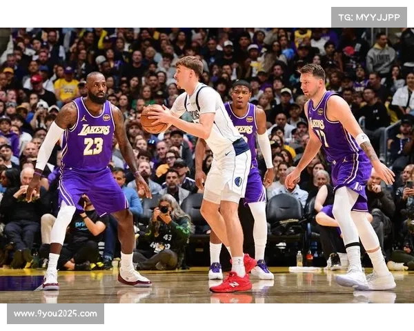 克莱重返大通中心战旧主,勇士球迷准备热烈欢迎 克莱重返大通中心战旧主,勇士球迷准备热烈欢迎